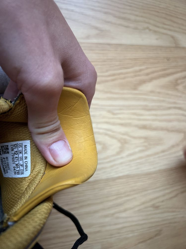 Трекінгові кросівки adidas оригінал( устілка 30)