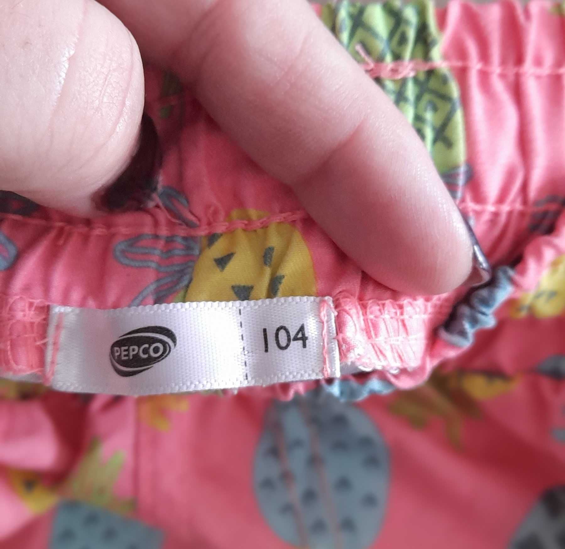śliczne krótkie spodenki r. 104, 3-4 lata