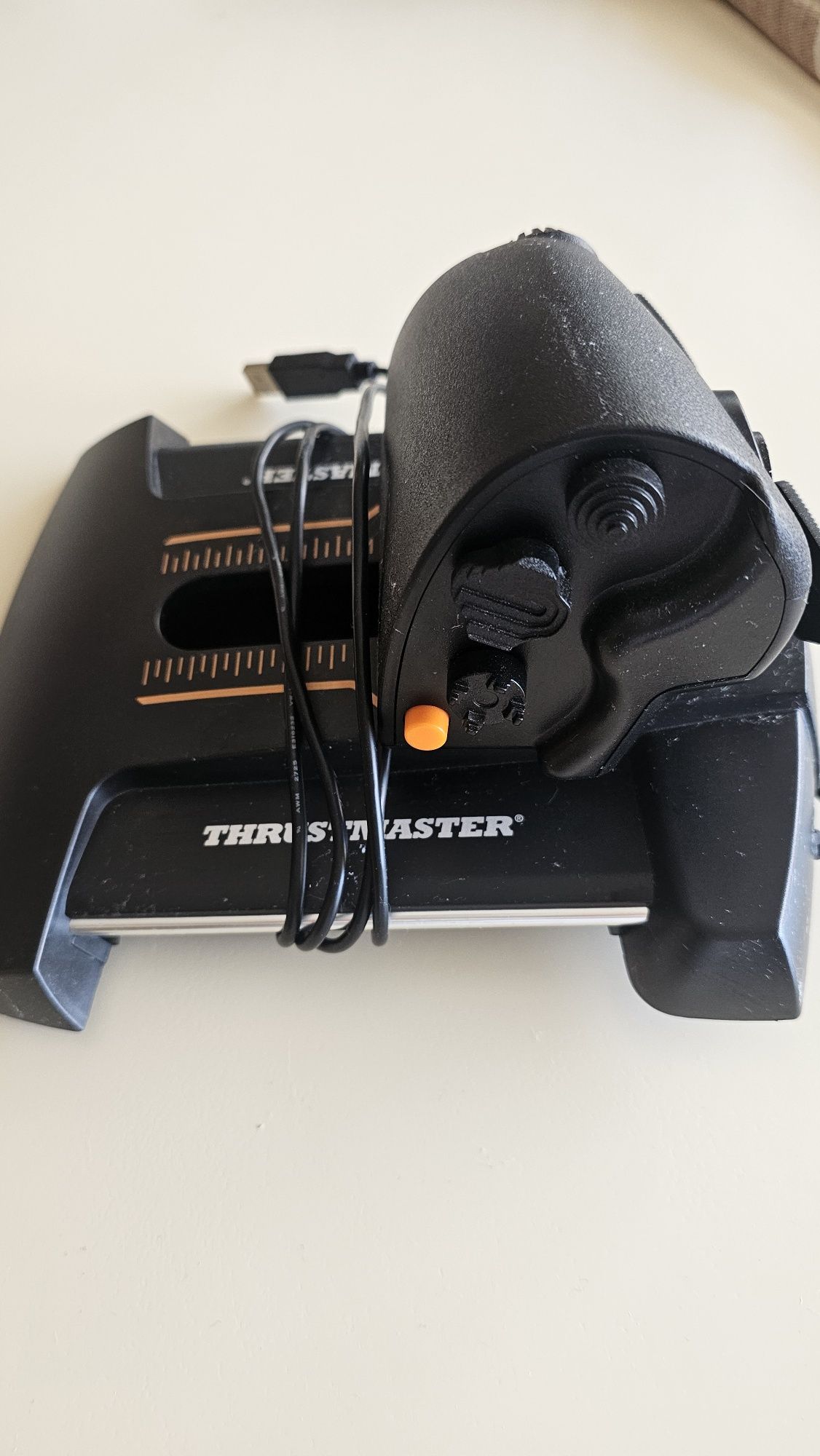 Simulador de vôo thrustmaster