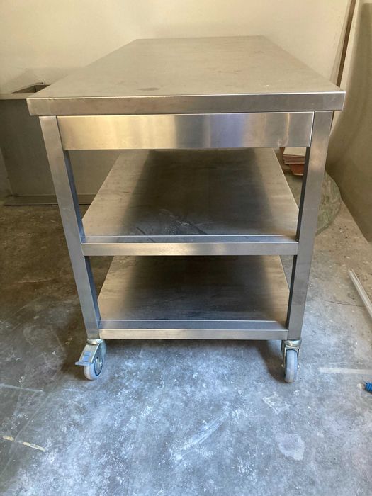 Bancada Trabalho Inox Eletrolux com Rodas e Prateleira 160x70x85cm