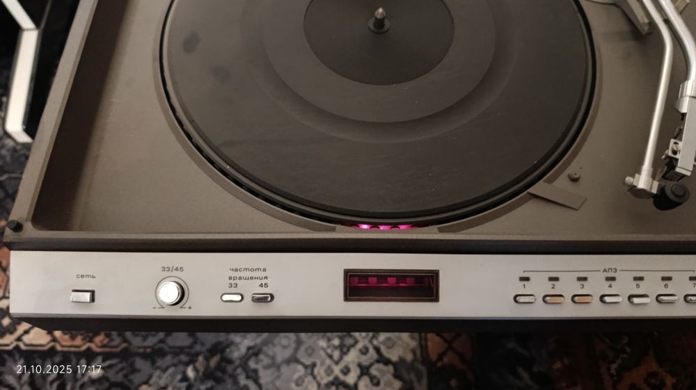 Електропрогравач (проиграватель пластинок) Estonia 010 Стерео