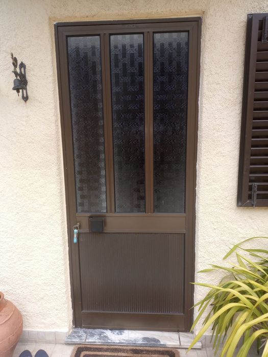 Portas de exterior em alumínio anodizado