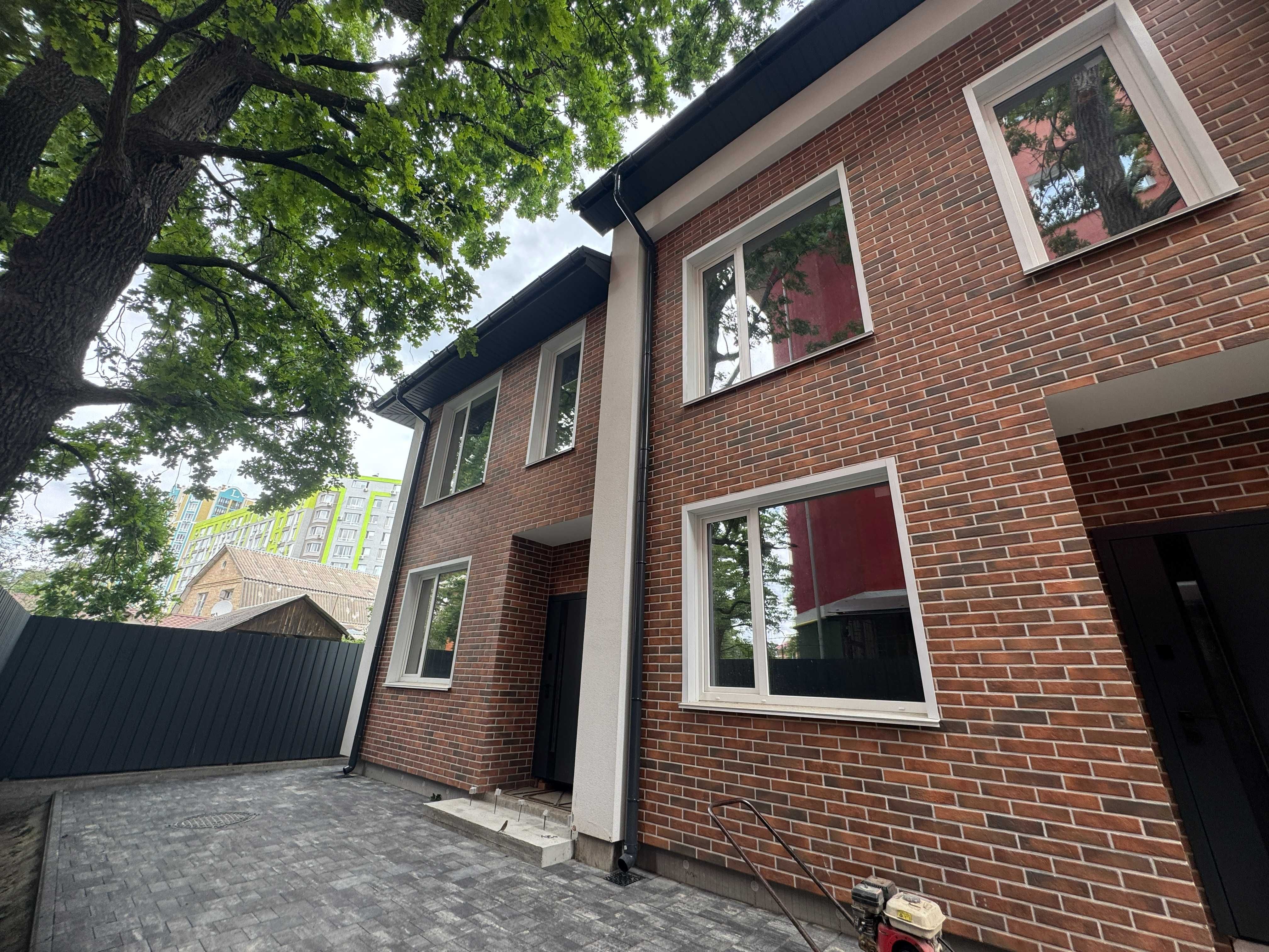 Продаж таунхаусів в центрі Ірпеня.
