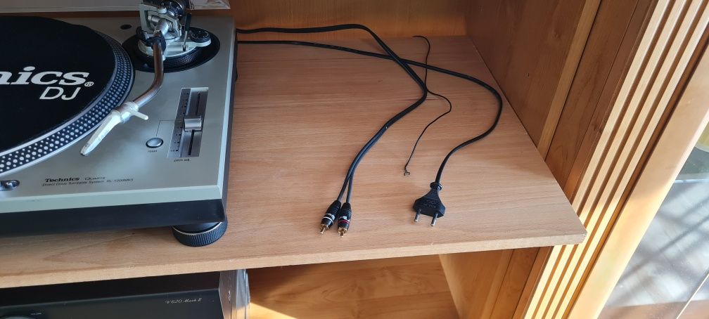 Gramofon Technics SL 1200 MK5