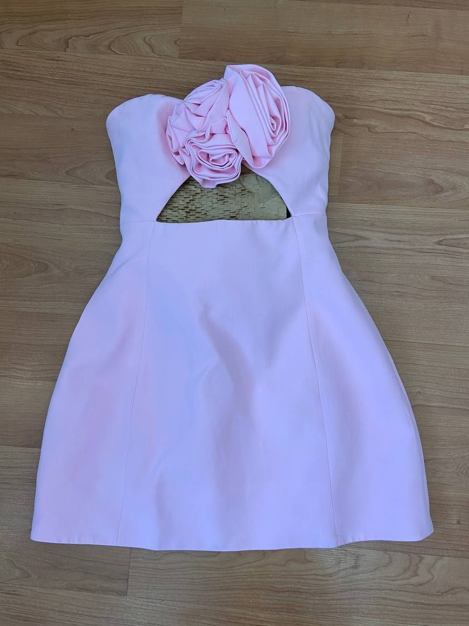 Продам платье розового цвета