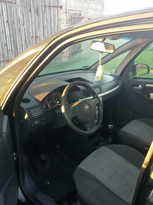 Opel Meriva 1.4 benzyna 2005 R.