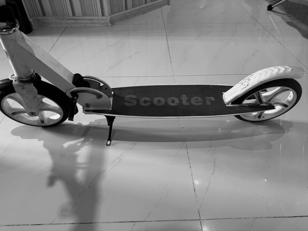Продам самокат Scooter