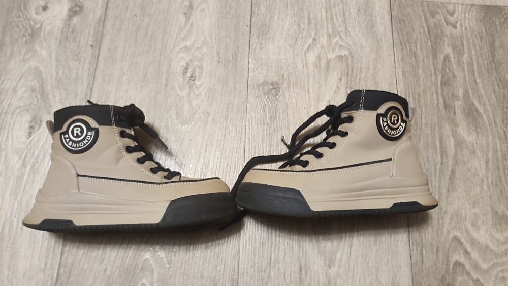 Черевики для дівчинки