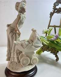 Статуэтка каподимонте Дама с коляской