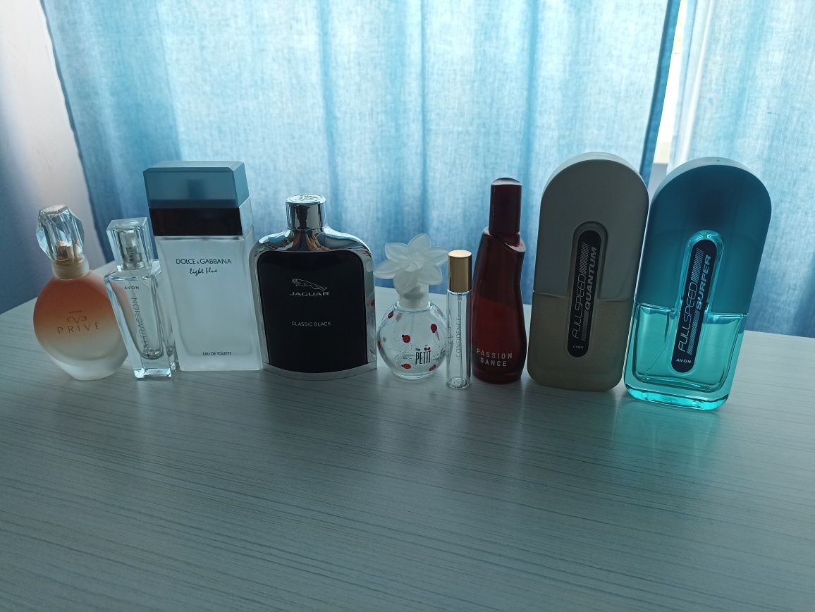 Puste butelki po perfumach