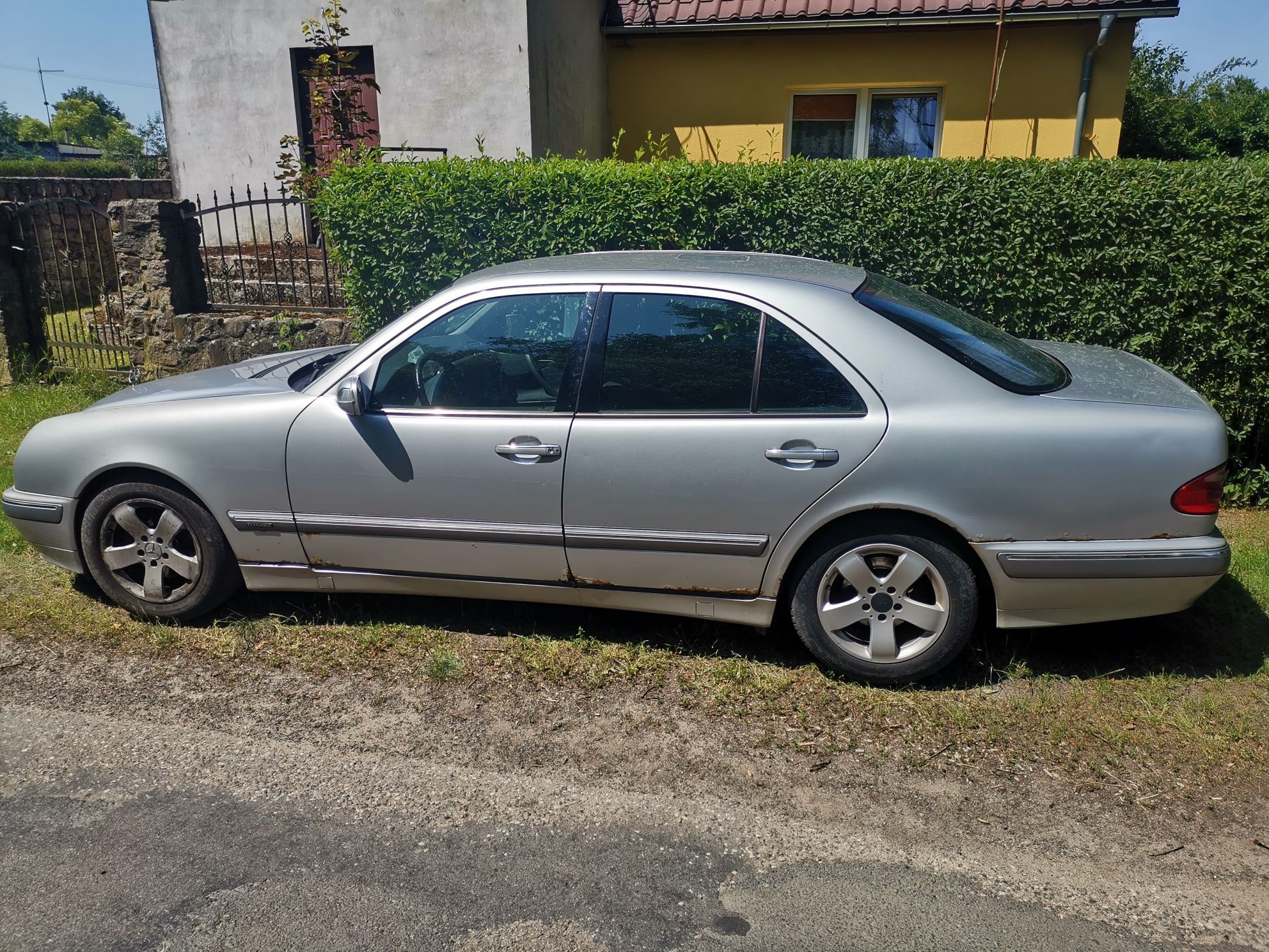 Mercedes; W210; 2.2 CDI, 2000 r. po lifcie - sedan