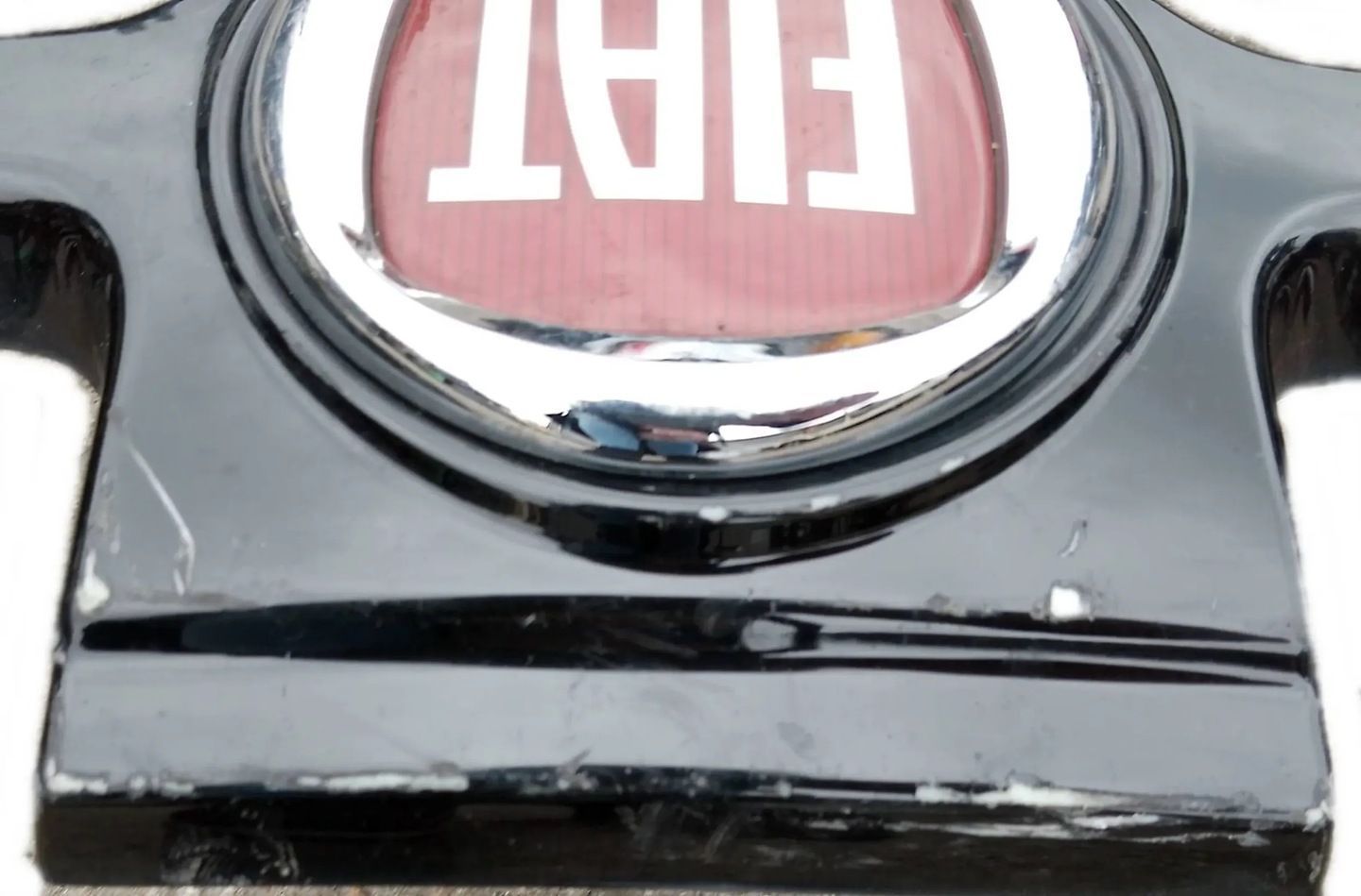 FIAT FREEMONT GRILL ATRAPA ZDERZAKA