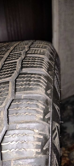 Шини в зборі на авто