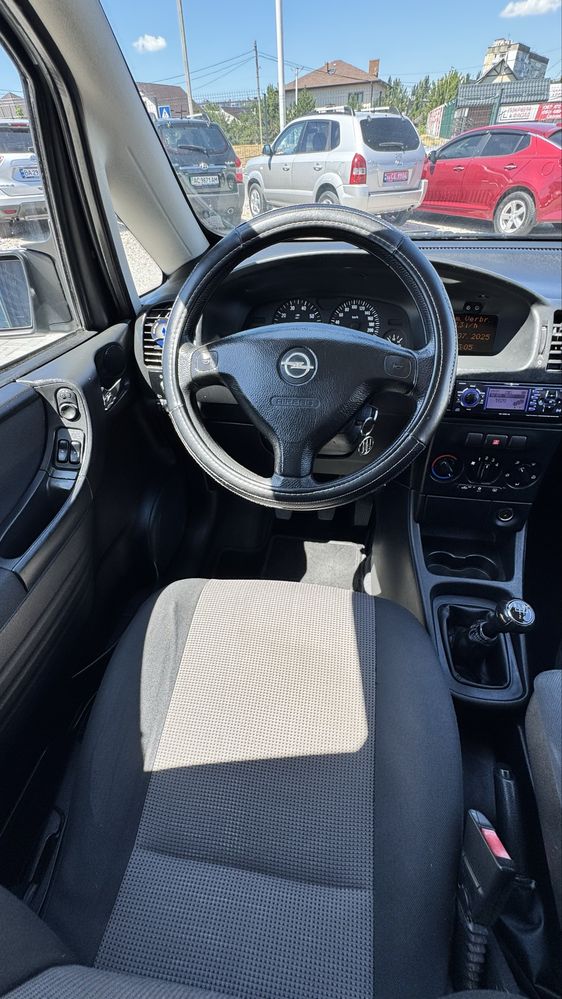 Opel Zafira Опель Зафира 2004 р 1,6 бенз 7 місць 5МКПП