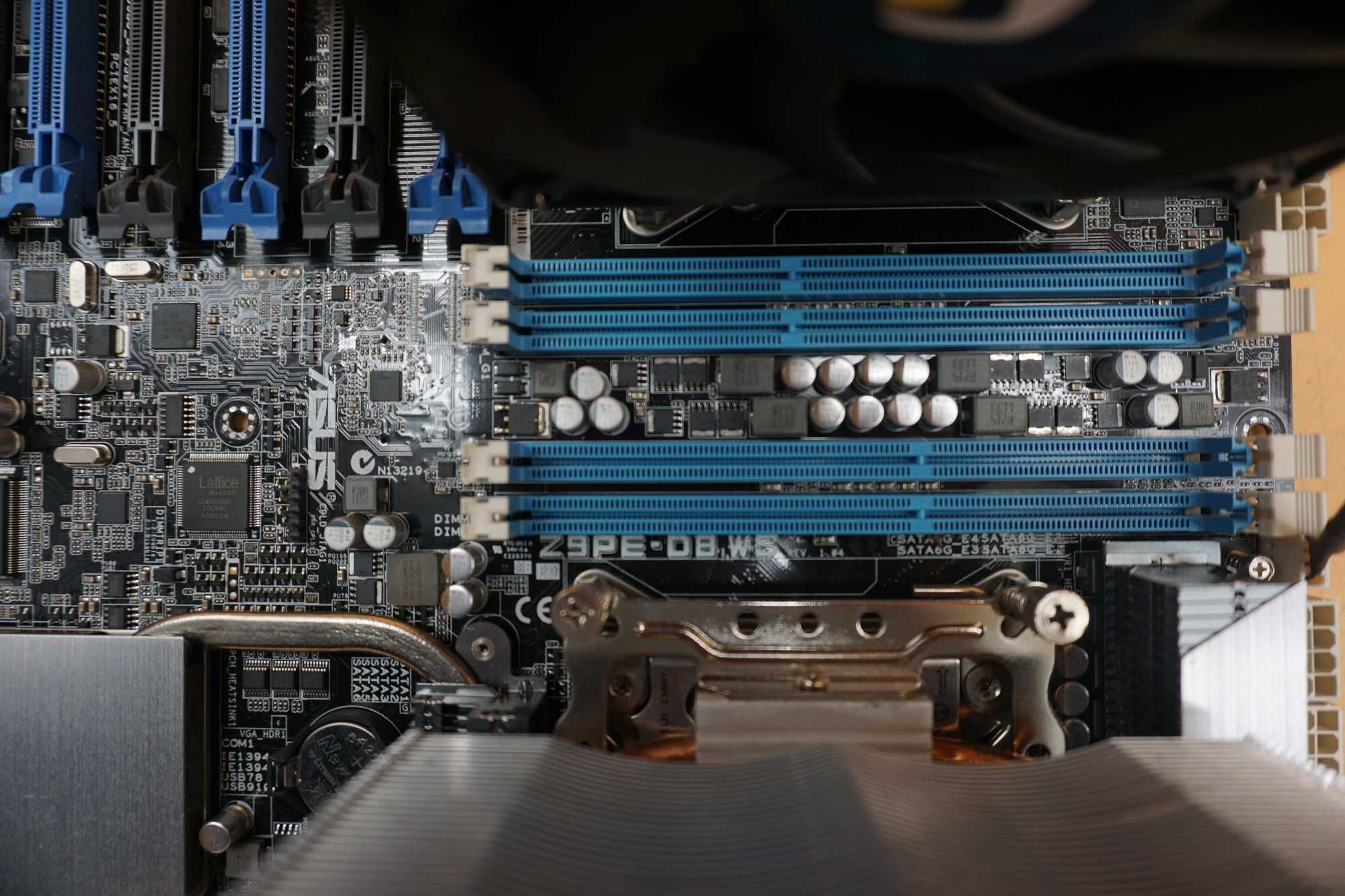 Asus Z9PE-D8 WS 2x Intel Xeon E5 2660 Dwuprocesorowa stacja robocza