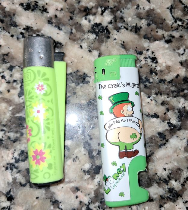 Conjunto de 7 isqueiros para coleção