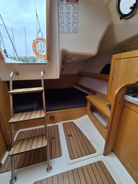 Jacht żaglowy Maxus 28