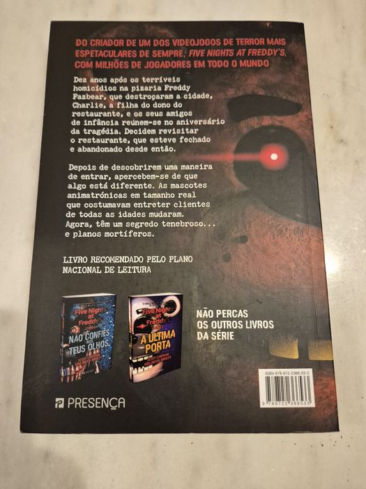 Livro - Five Nights at Freddys