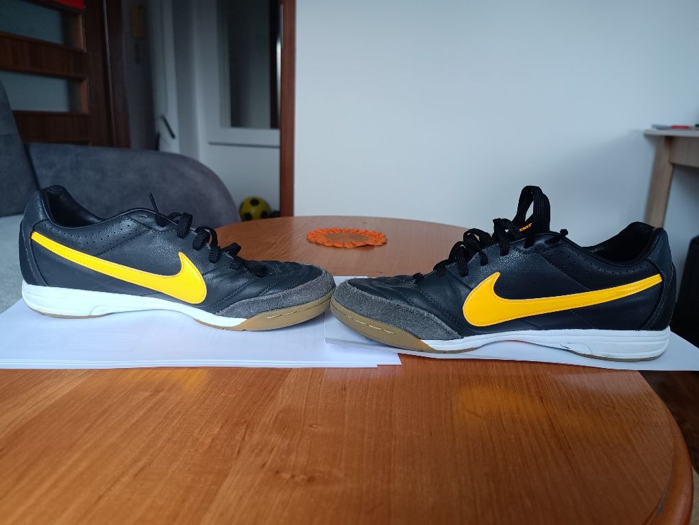 Nike Tiempo r.40 cm.25