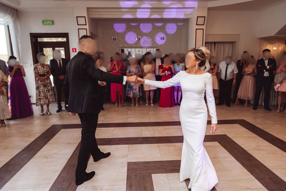 Suknia ślubna z welonem