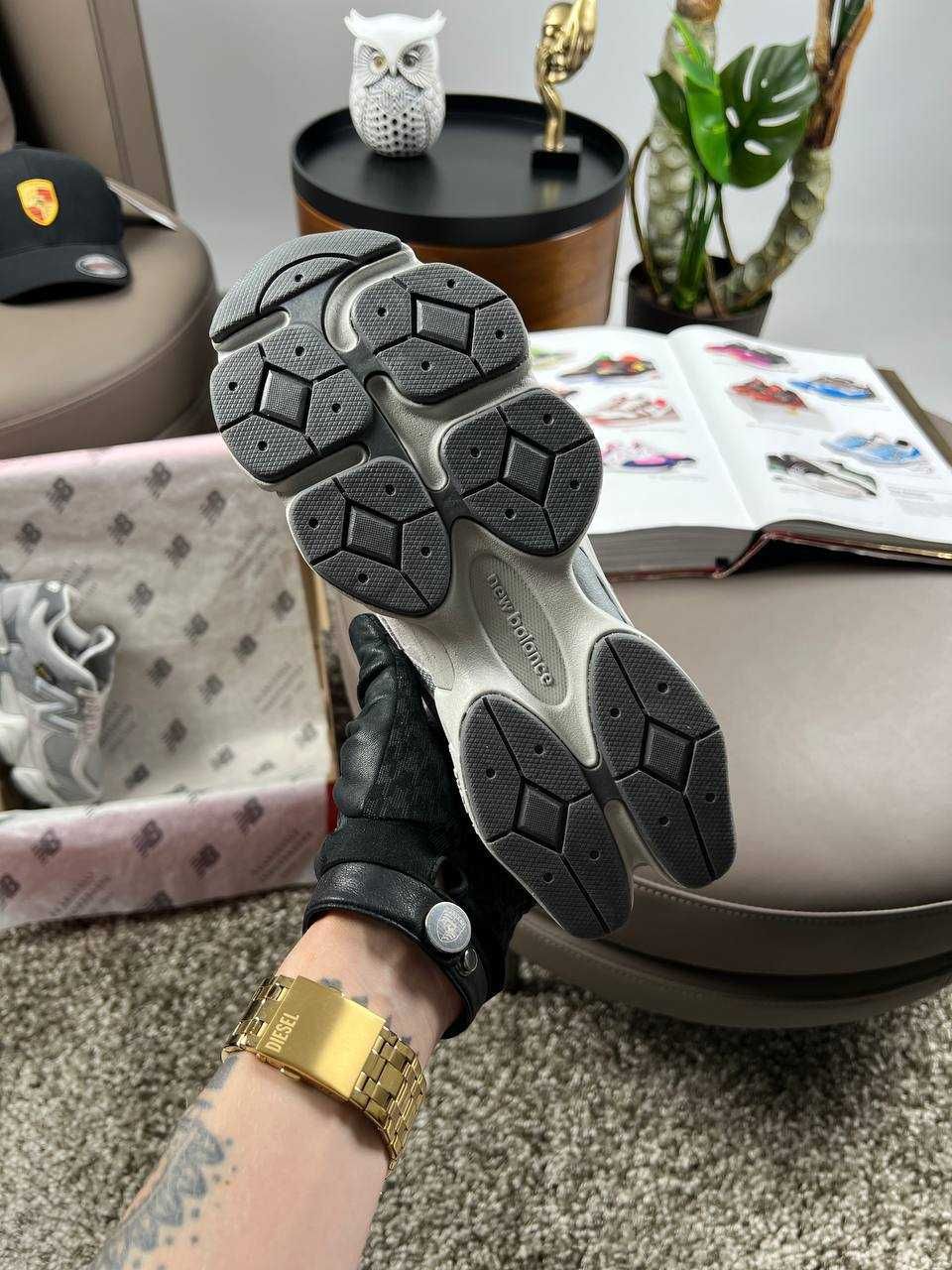 Женские кроссовки нью беланс New Balance 9060 Grey Black White [36-41]
