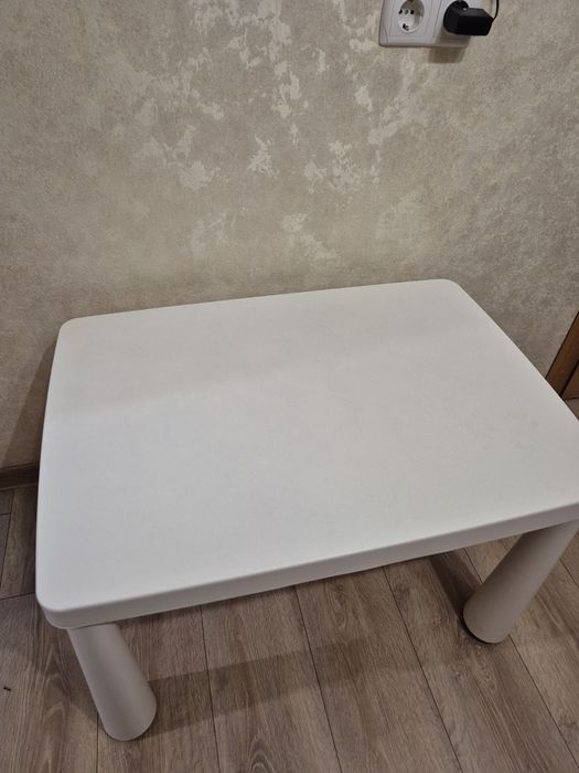 Дитячий стіл.Ікеа MAMMUT.