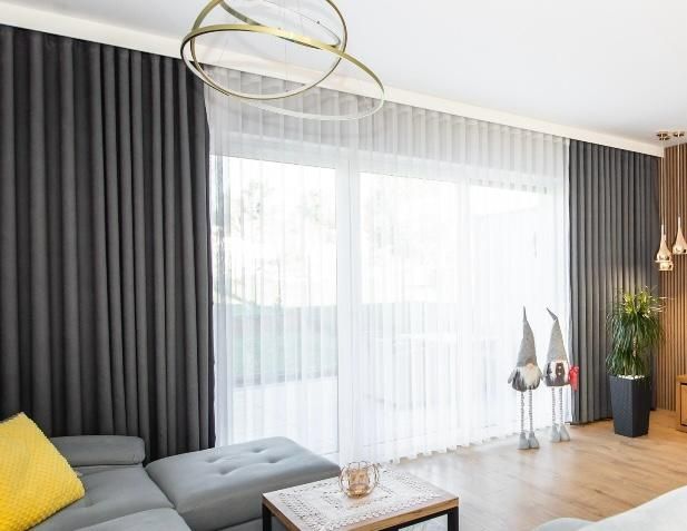 Zasłony do salonu gruby materiał, elegancki wygląd