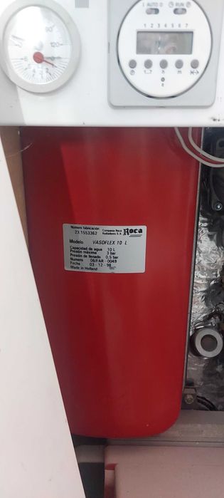Caldeira a gasoleo com 6 aquecedores de 9,10,(3×12),20 elementos
