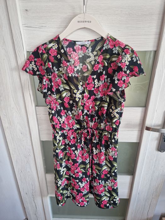 Sukienka Reserved r.xs/s piękna w kwiaty na lato