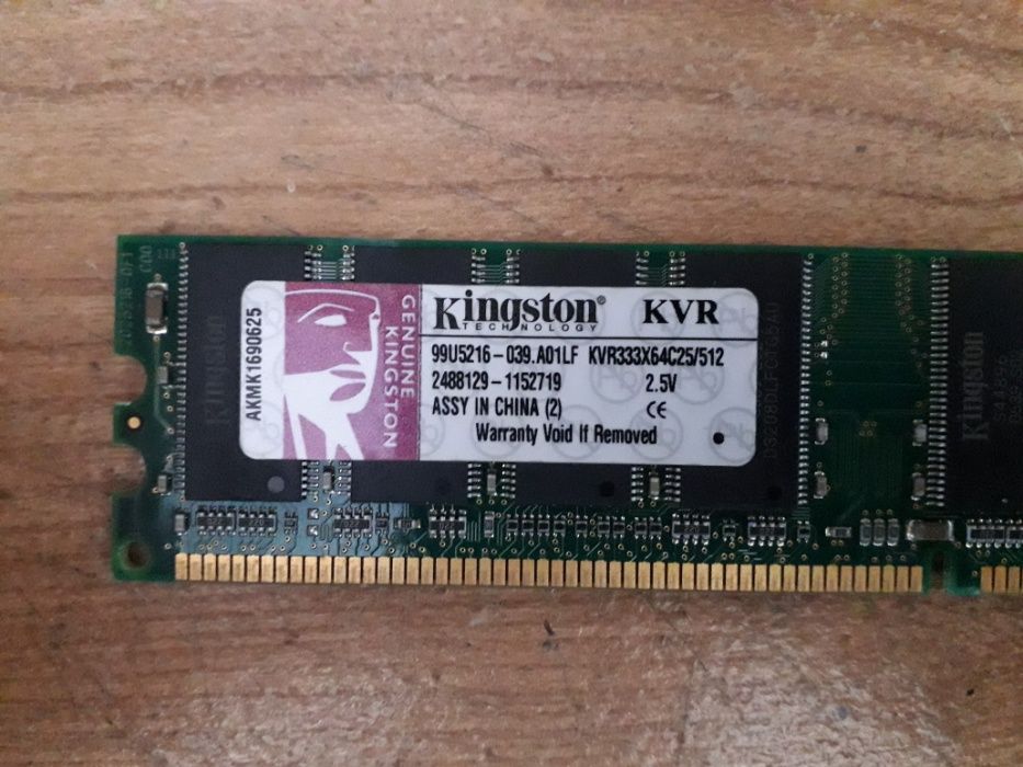Placa RAM 512 mb da marca KINGSTON para computador fixo