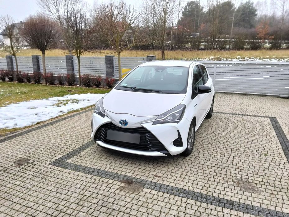 Toyota Yaris Sprzedam Toyotę Yaris hybryda