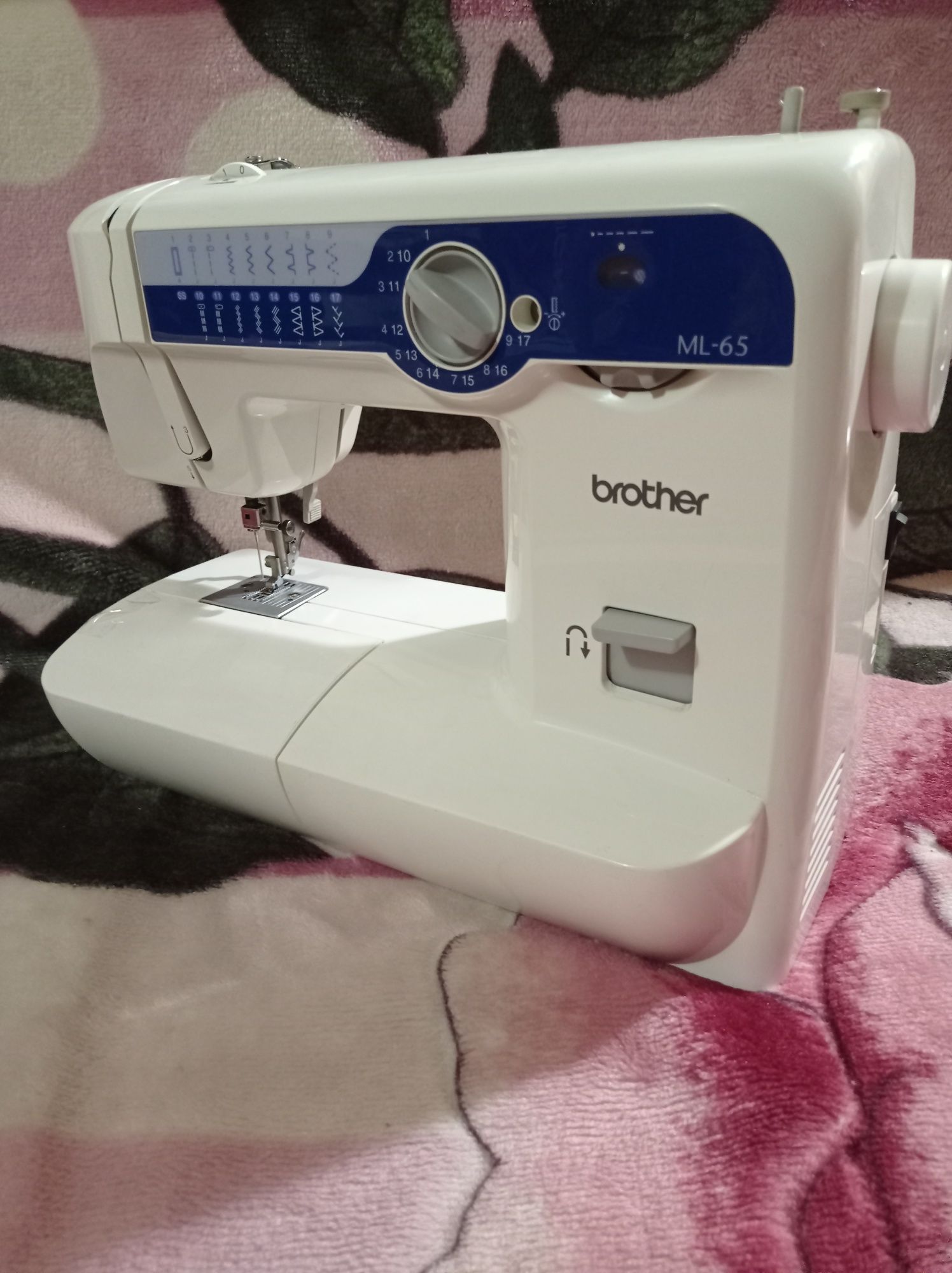 Продам швейную машинку brothers ml-65 на 17 операций в хорошем состоян