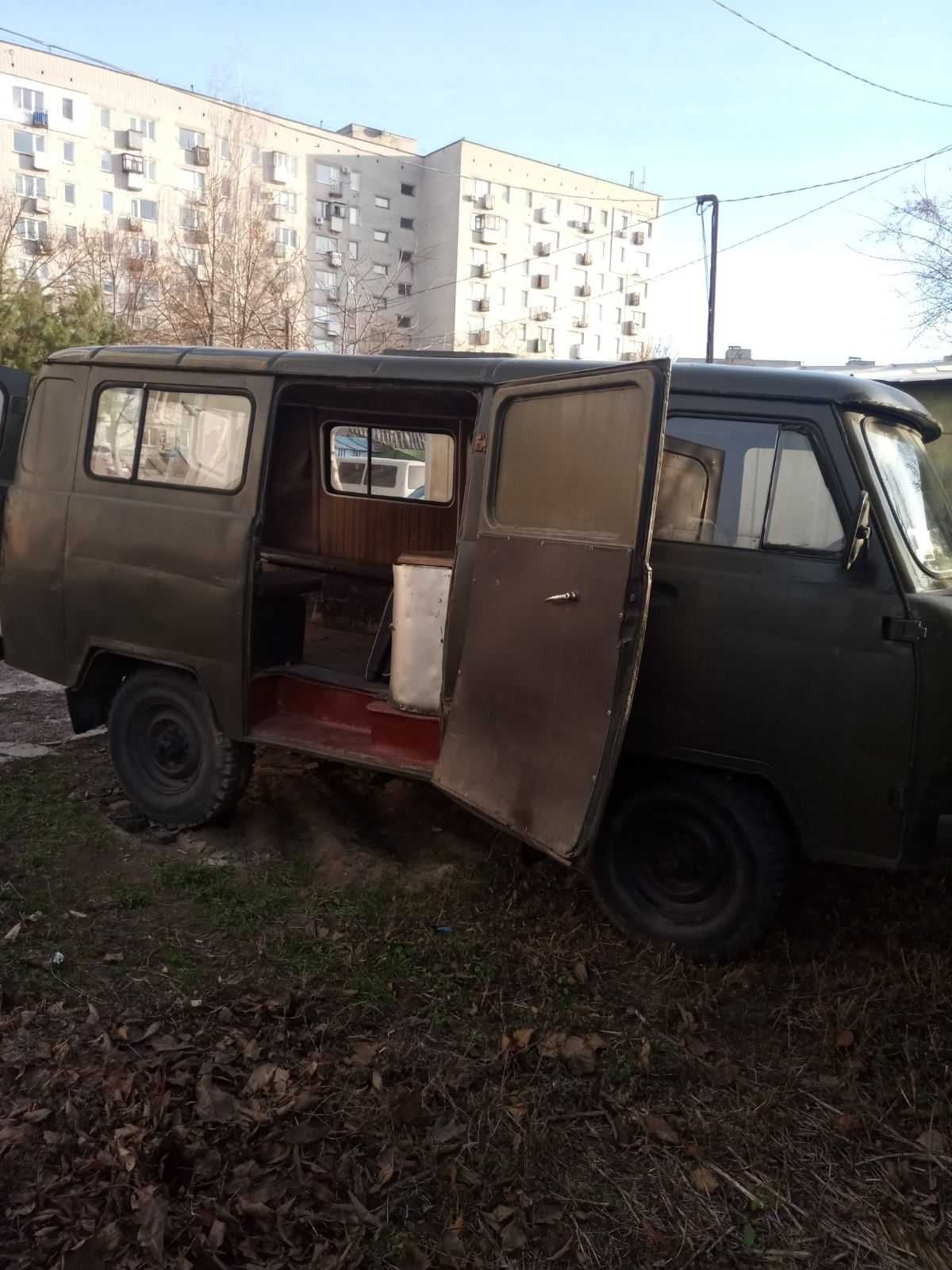 УАЗ 452  пасажирський 1982р. (газ - бензин)