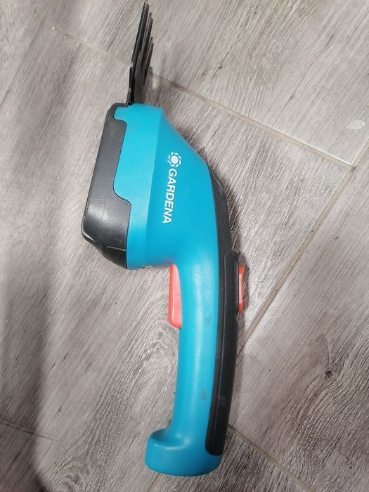 Zestaw gardena podkaszarka i nożyce akumulatorowe do trawy