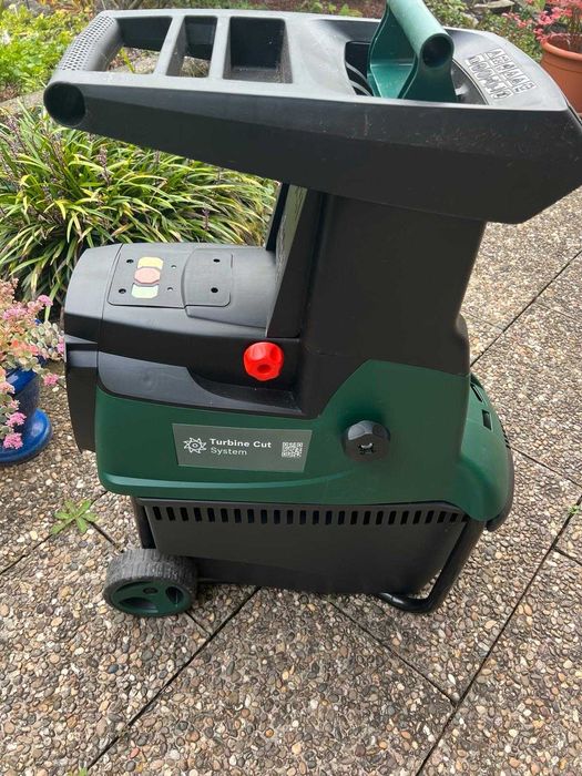 RĘBAK Rozdrabniacz DO GAŁĘZI 2500W 230kgh AXT25TC AXT 25 BOSCH-Wysyłka