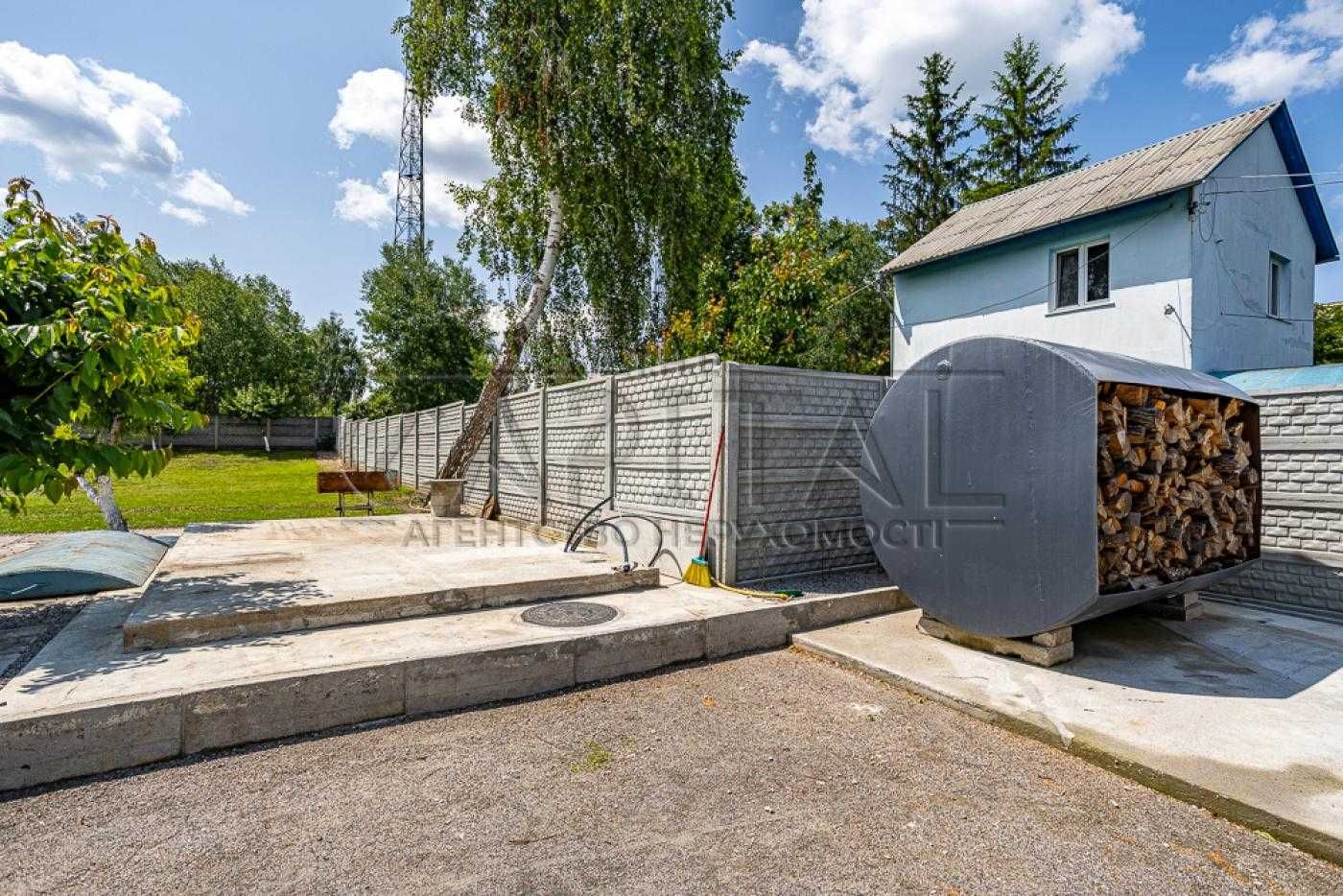Готовий виробничо-складський комплекс біля Києва 50 км/Ділянка 25 сот