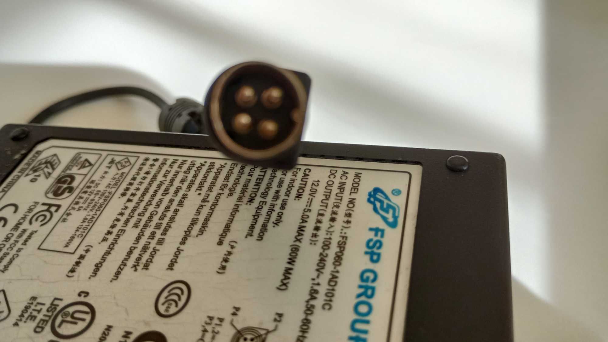 zasilacz 12v 5a (60W )