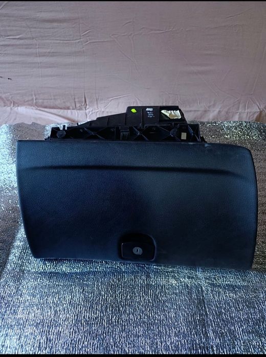 Бардачок пежо 407sw/ peugeot