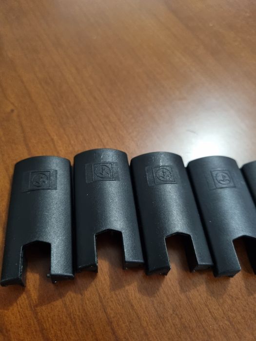 12 Acessórios/isolante para porta ou  janela