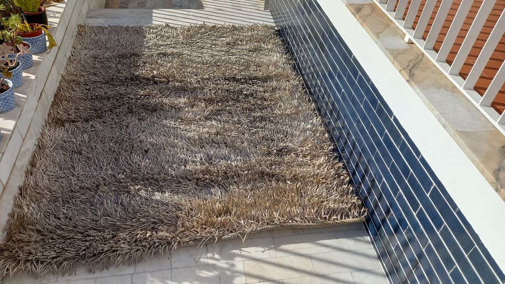 Tapete Shaggy com fitas de poliester