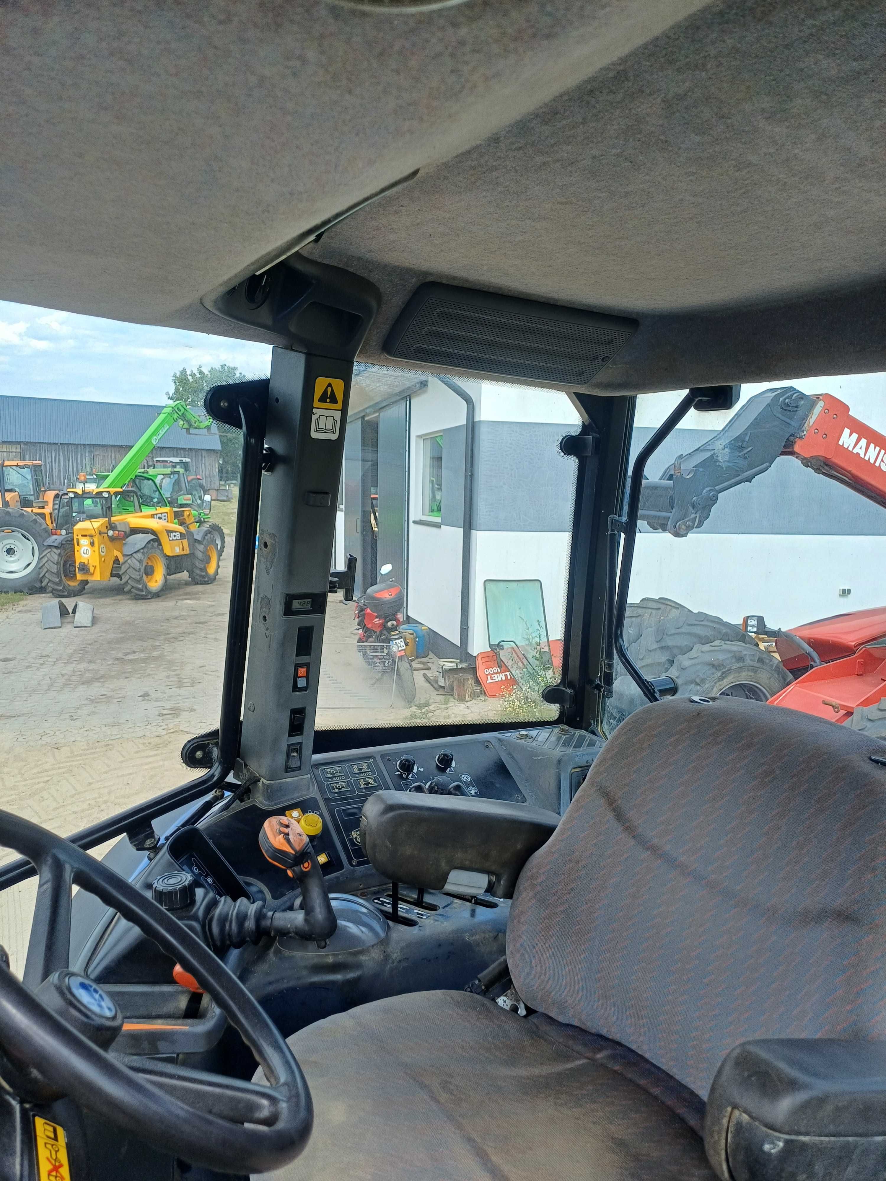 New Holland TM 120