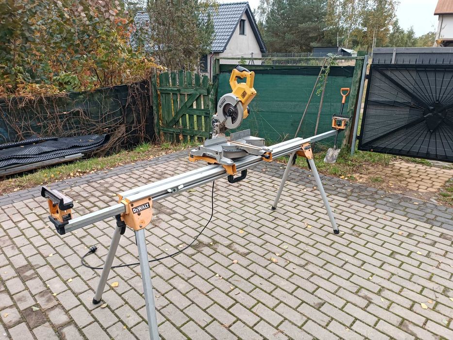 piła ukośnica DeWalt