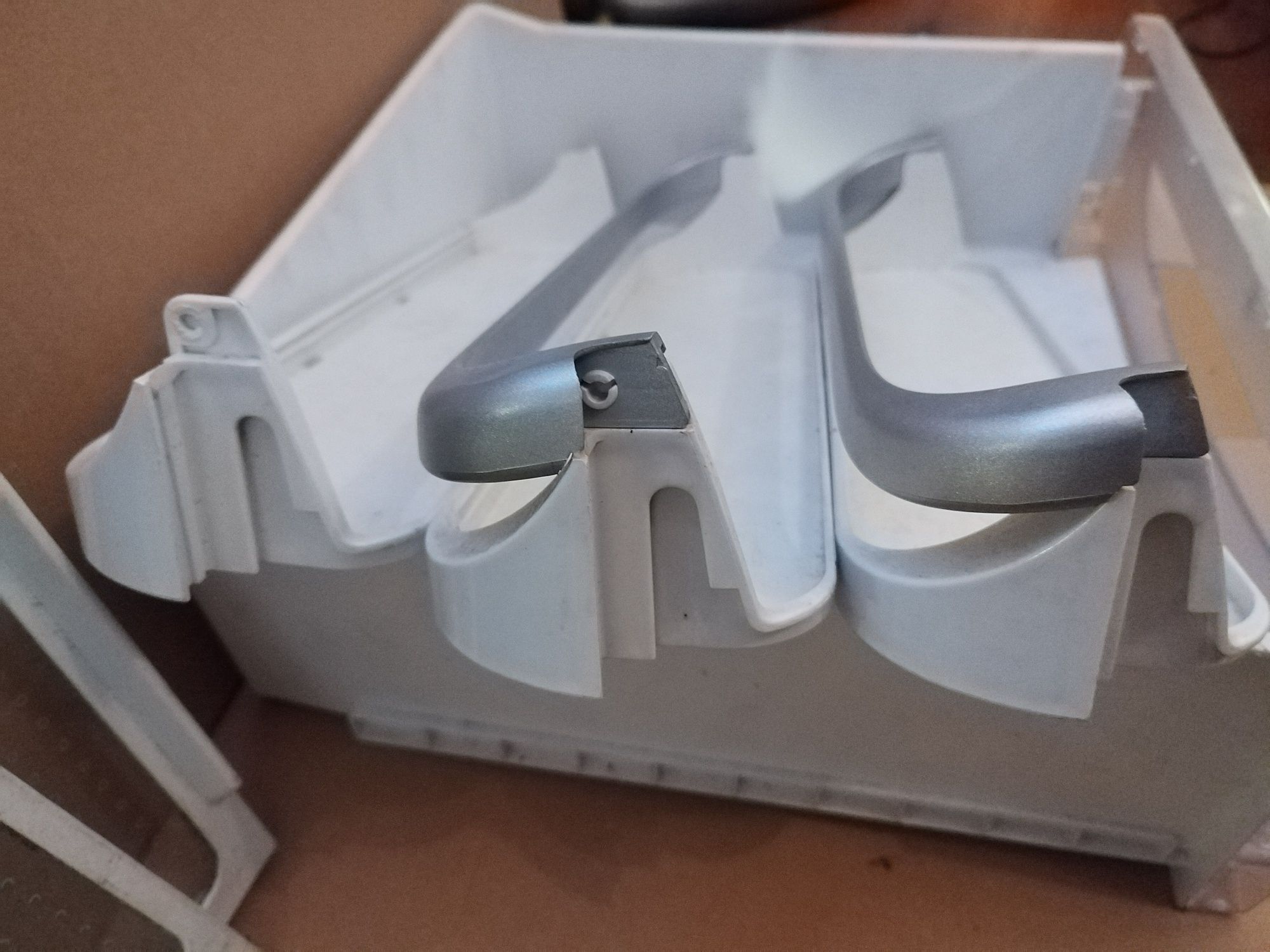 wyposażenie lodówki ariston kcm01ve BCS 313 A VE I  półka balkonik