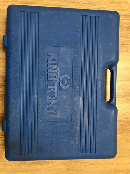 Продам Новый набор инструментов 75 ед.1/4"+1/2" KING TONY 7075MR