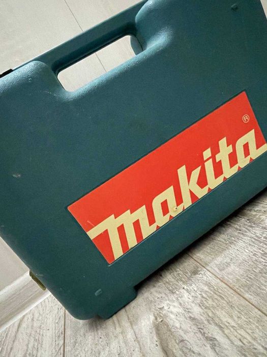 Шурупокрут Makita 12V — оригінал, два акумулятори, б/в