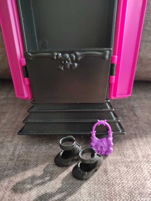 Тваринки та домовинка