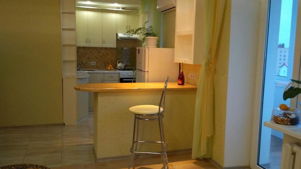Миргород центр, поряд курорт і пляж, 1 к.квартира студія.