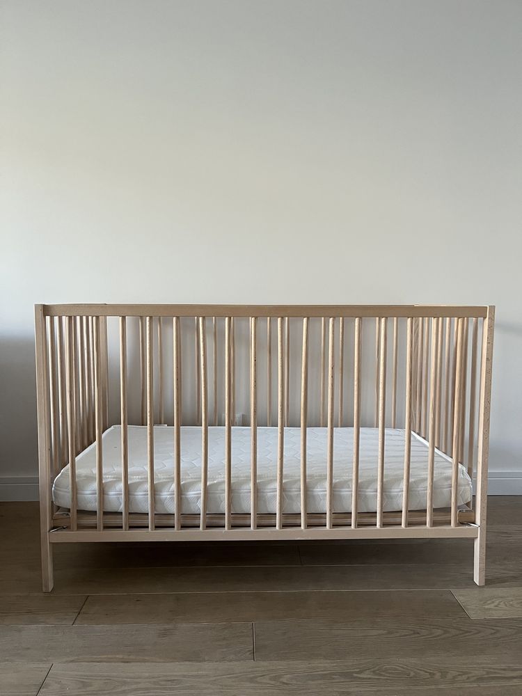 Łóżeczko drewniane Ikea Sniglar + materac Woodies Quality 120x60