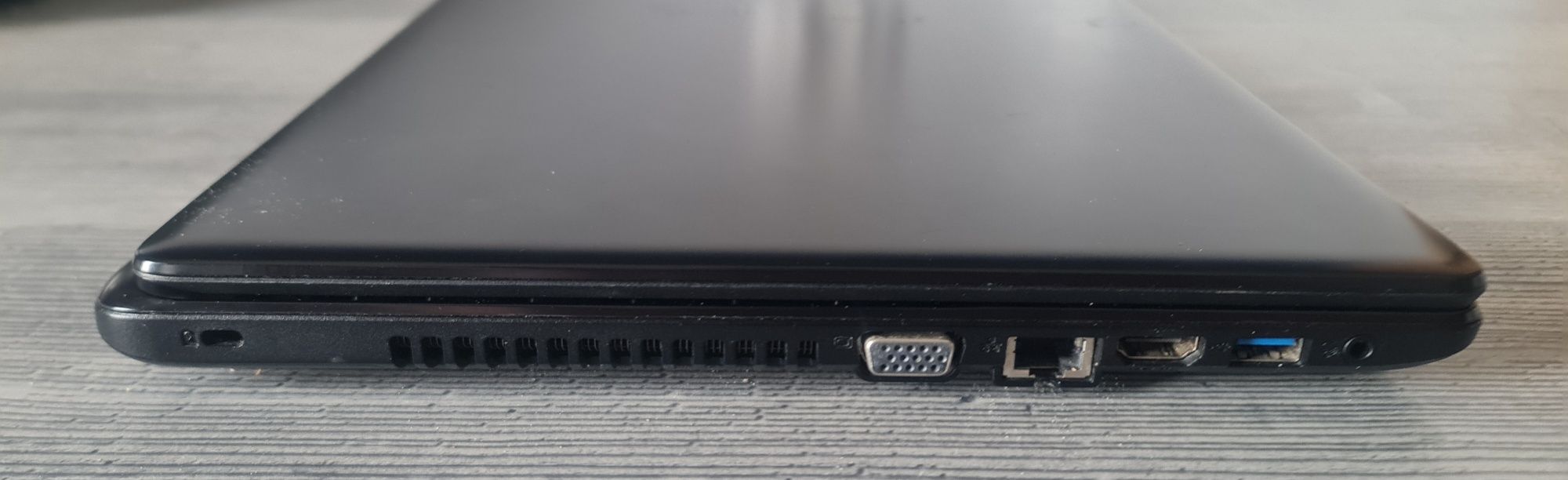Laptop acer, Intel, 8GB ram, 256GB SSD, 15,6 cala, torba w komplecie