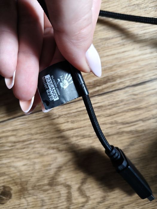 Продам зламані,але працюючі навушники